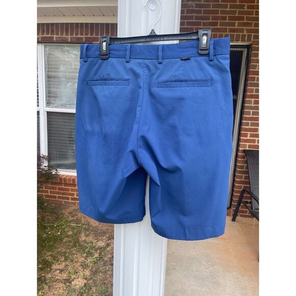 Greg Norman Men's Chino Shorts Size 32 Blue Solid Polyester Mid Rise Flat Front - Picture 2 of 11